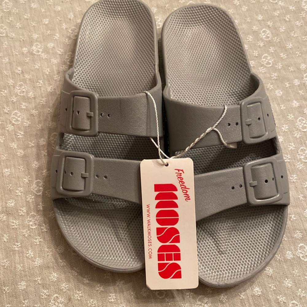 Freedom Moses grey slides